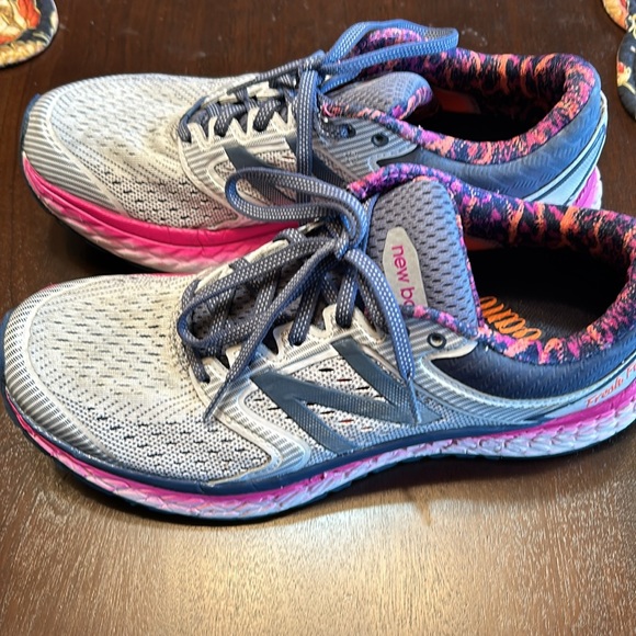 New Balance Fresh Foam 1080 size 9 - Picture 2 of 7